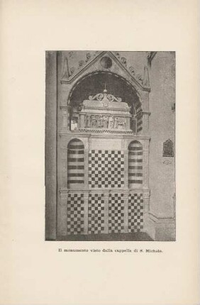 Il monumento visto dalla cappella di S. Michele