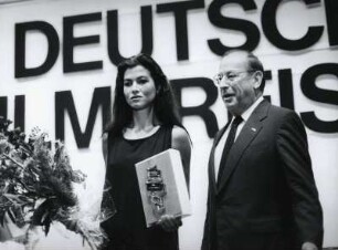Marie Colbin und Bundesinnenminister Friedrich Zimmermann. Verleihung des Goldenen Bandes