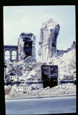 Ruine Anhalter Bhf. April 61.