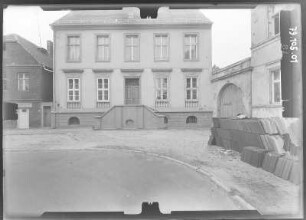 Neuruppin, August-Bebel-Straße 1. Wohnhaus (1801). Straßenfront