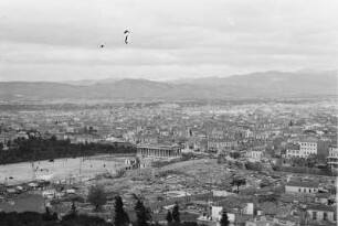 Stadtansicht : Blick über Athen. In der Bildmitte der Tempel des Hephaistos.