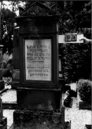 Grabstein 81