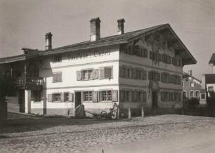 Oberstaufen. Gasthaus zum Löwen mit Lüftlmalerei