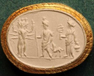 Osiris mit einem Hund zwischen Isis und Hekate (Daktyliothek, Supplement)