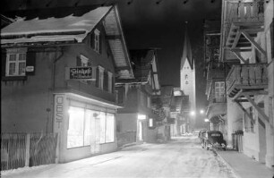 Oberstdorf: Nachtaufnahme von Oberstdorf [mit St. Johannes Baptist]