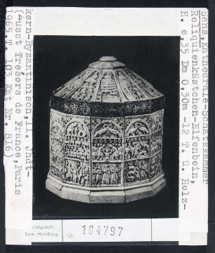 Sens, Kathedrale, Schatzkammer: Reliquienkästchen. 11. Jhd.