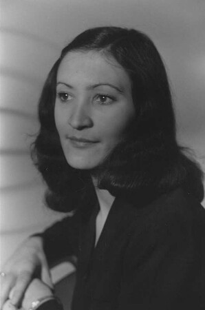 Porträtaufnahmen von Miriam Fee : Porträt Miriam Fee