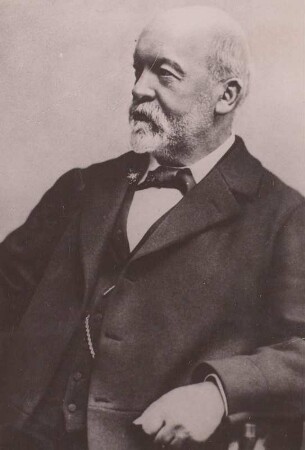 Porträt Gottlieb Daimler (1834-1900; Ingenieur, Industrieller, Kraftfahrzeuge und Motorenbau). Fotografie (Reproduktion)