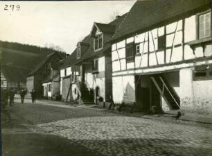 Bei Annweiler: Straßenbild