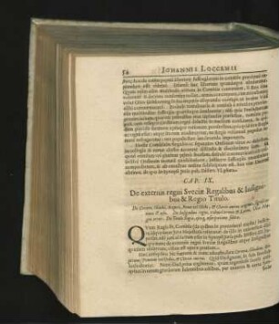Cap. IX. De externis regni Sveciae Regalibus & Insignibus & Regio Titulo.