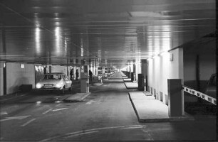 Frankfurt: Flughafen; Parkplatz Tiefgarage; Zufahrtstunnel