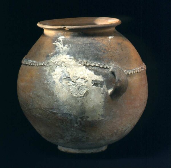 Clay vessel