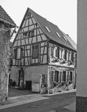 Eltville, Rheinstraße (Erbach) 3b