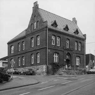 Herleshausen, Bahnhofstraße 13