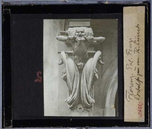 Florenz, Palazzo Fenzi : Portal, Konsolfigur