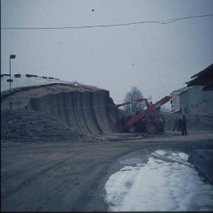 Fotografie: Ein- und Auslagerungstechnik, Flachsilo, Flachsilofräse, Maissilage