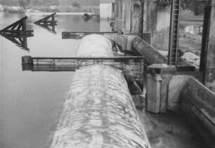 Bau des provisorischen Schlauchwehrs Hollerich/Lahn