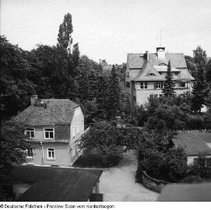 Villa mit Garten (Ardenne?)