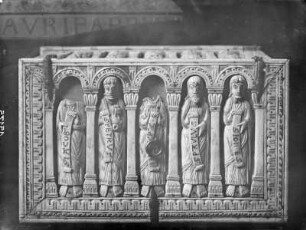 Reliquienkassette — Darstellung der Apostel Jakobus, Petrus, Paulus, Johannes und Christus in der Mitte