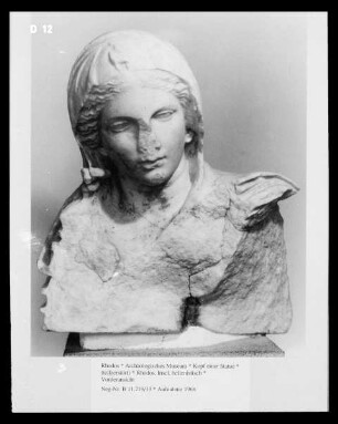 Kopf einer Statue