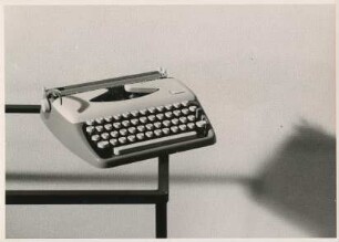 Adler Schreibmaschine "Tippa" von Heinz R. Hübner