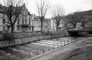 Freiburg: Dreisam mit Schwabentorbrücke