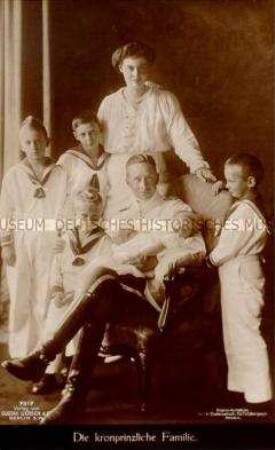 Kronprinz Wilhelm von Preußen mit Familie