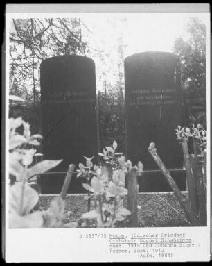 Grabstein von August Sinsheimer (gestorben 1919) und Johanna Sinsheimer (gestorben 1913)
