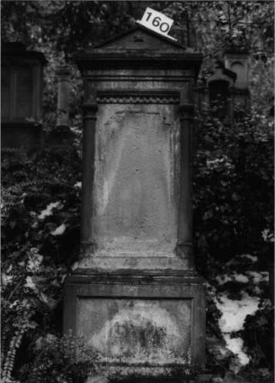 Grabstein 160 (Index: 100090955) Maße HxBxT: 176x68x37 cm: Grabstein 160