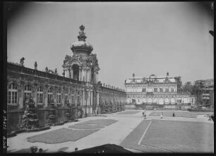 Dresden. Zwingerhof und Kronentor