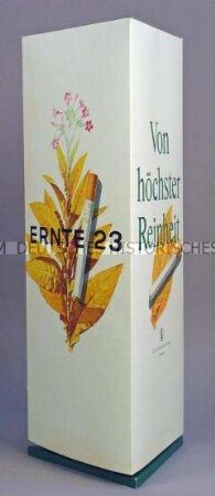 Werbeaufsteller für "Ernte 23"-Zigaretten