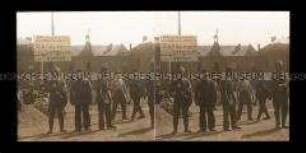 Straßenwache und Soldaten in Montmedy