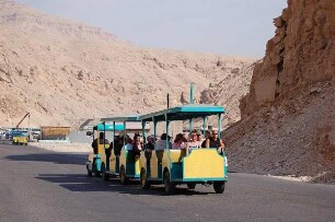 Luxor - Tal der Könige : Kleine Bahn zum Tal der Könige, Luxor, Theben-West, aufgenommen 2006