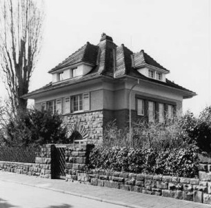 Bensheim, Roonstraße 7