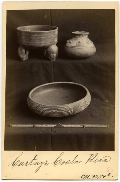 Three clay vessels from the Museo Nacional, San José (Costa Rica)