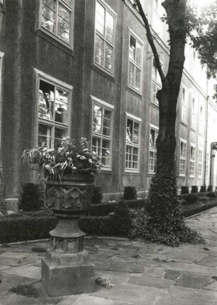 Leipzig, Grassimuseum : Leipzig. Grassimuseum. W. Zweck, H. Voigt. Hofseite