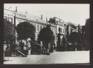 Kanonen am Schloßplatz. Detmold. Blickrichtung Lange Straße. Sammlung Starke