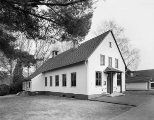 Ehem. evangelisches Gemeindehaus mit Kindergarten, heute Evangelische Christuskirche; Limburg, Friedhofstraße (Linter) 14