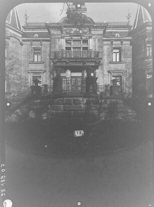 Löbau, Hartmannstraße 5. Villa Sanssouci (1889; B. F. Berthold). Straßenfront (von der August-Bebel-Straße)