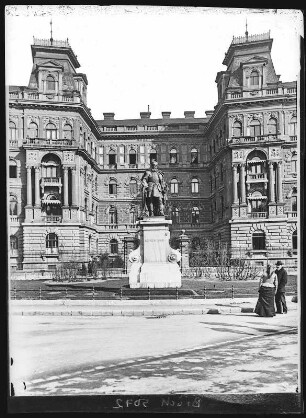 Budapest. Denkmal Gábor Bethlen (1902) : Budapest. Gábor Bethlen, Denkmal des Fürsten von Siebenbürgen Gabriel Bethlen (1902; György Vastagh der Jüngere)