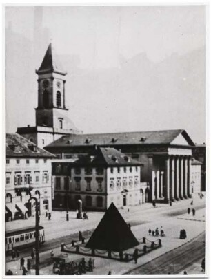 Evangelische Stadtkirche, Karlsruhe Wiederaufbau: Eingangsseite vor dem Krieg