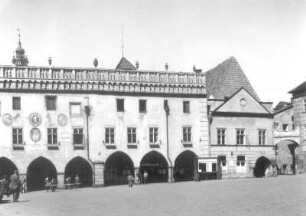 Český Krumlov. Marktplatz mit Rathaus