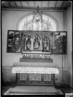 Hinterzarten Sankt Oswaldkapelle Ansicht Seitenaltar geschlossen