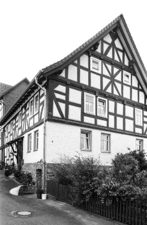 Wohnhaus (Wohnhaus, Fachwerk); Vöhl, Raiffeisenstraße 9