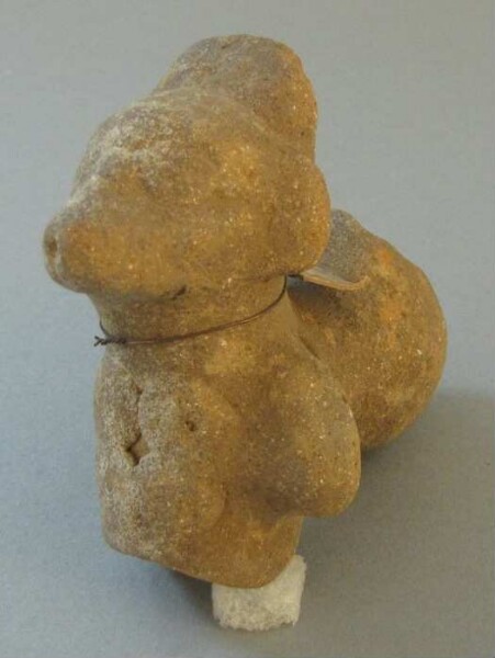 Fragment de figurine en argile