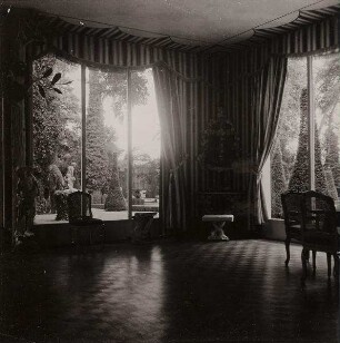Wohnraum mit Blick in den Park, Lady Mendl's Villa Trianon, Versailles