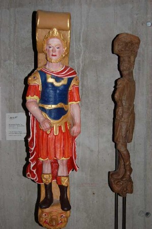 Farbige Figuren vom Schiff Vasa