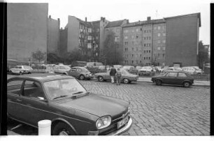 Kleinbildnegative: Wohnhäuser und Freifläche, Koburger Straße, 1978