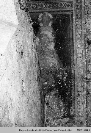Freskenzyklus mit Heiligen : Fresken in einer umgebauten Kapelle