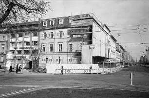 Abbruch des spätklassizistischen Eckhauses Kaiserstraße 190 an der Kreuzung Kaiserstraße und nördliche Leopoldstraße